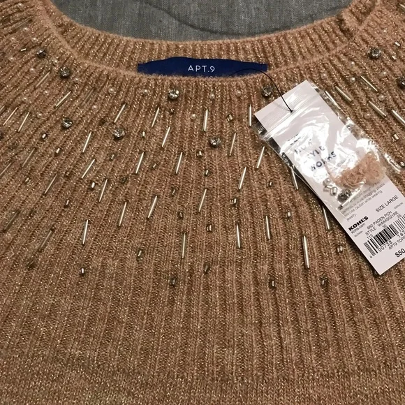 Beautiful new sparkle sweater - Picture 4 of 4